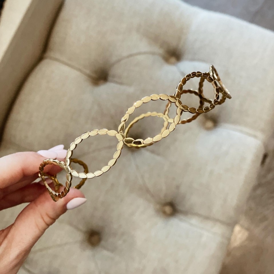 Choker de acero dorado